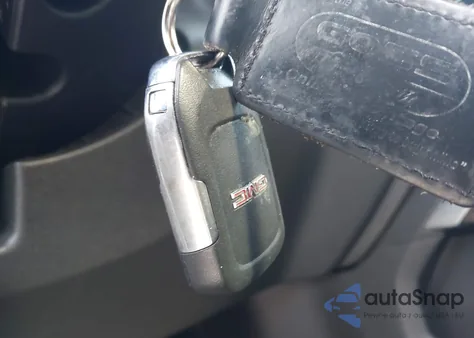 2021 GMC Sierra 1500 Elevation z USA, uszkodzony, nr VIN 3GTU9CEDXMG332596